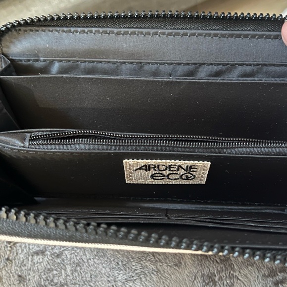 Wallet - Picture 3 of 7